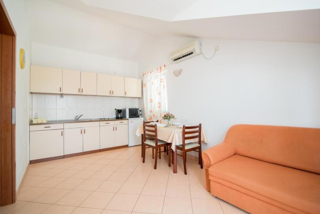 Apartments Batinic 苏佩塔尔 外观 照片