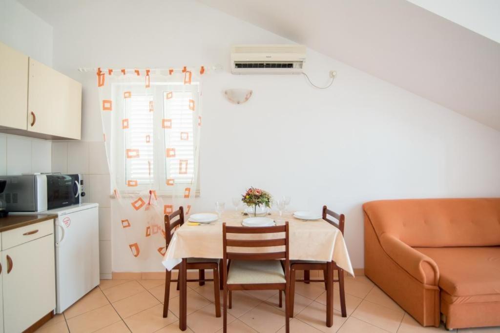 Apartments Batinic 苏佩塔尔 外观 照片